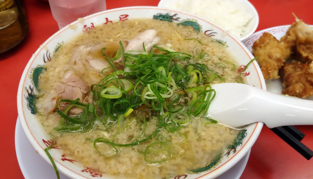 ラーメン 魁力屋さんの 特製醤油ラーメン(650円)
