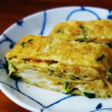 スーパーで売ってるサクサクの天かすは非常にお役立ち。保存は冷凍庫が良いみたい。