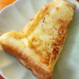 お昼ごはんにフレンチトースト　レンジ（レンチン）でしみしみ
