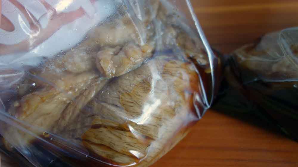 酢の入ったタレに漬け込んだジャスミン豚