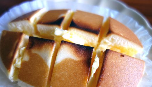 チーズ蒸しケーキを焼いてバターとはちみつをかけるのやってみた