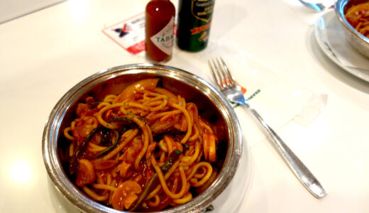 友旅1日目その1：イノダコーヒ本店でイタリアン（トマトソース・ナポリタン）とケーキでランチ。