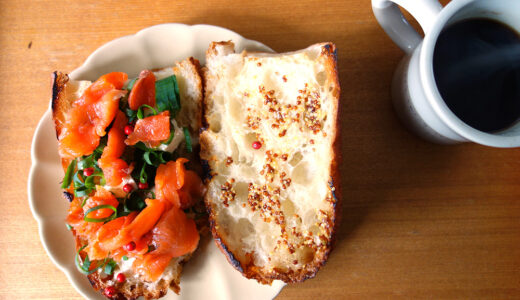 スモークサーモンとクリームチーズのバゲットサンド｜簡単おうちランチ